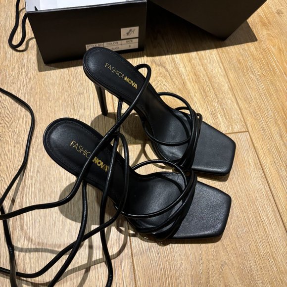 Fashion Nova Never Look Back Strappy Heels Black Size 9 Open Toe - Picture 3 of 5